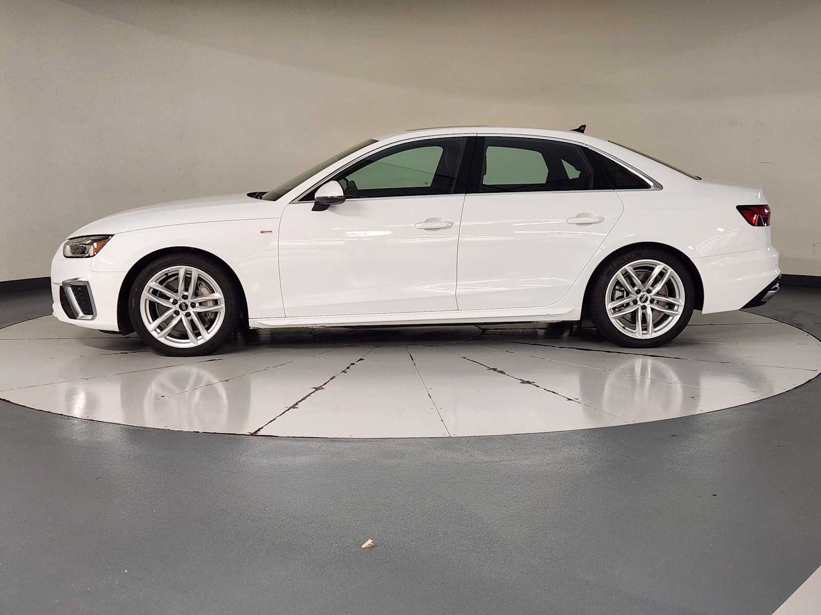 Used 2024 Audi A4 2.0T Premium Plus AWD/4WD image 5
