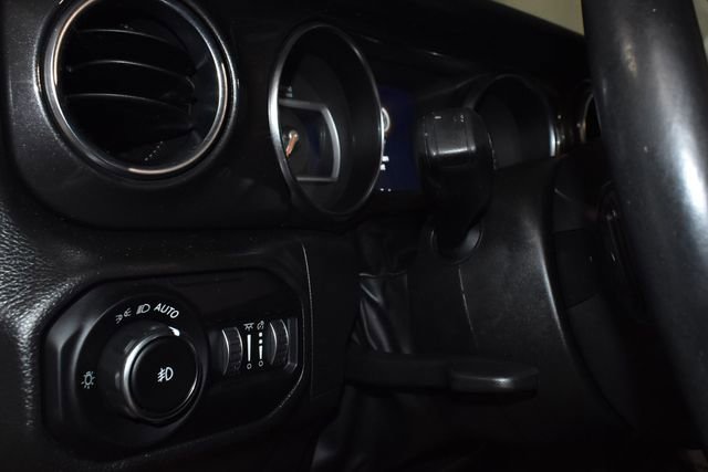 Used 2022 Jeep Wrangler Unlimited Sahara image 25