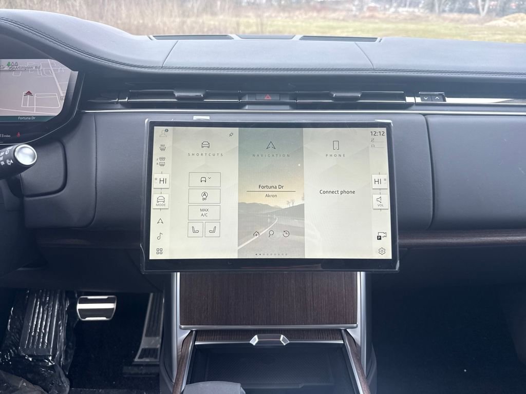 New 2026 Land Rover Range Rover Long Wheelbase SE image 23