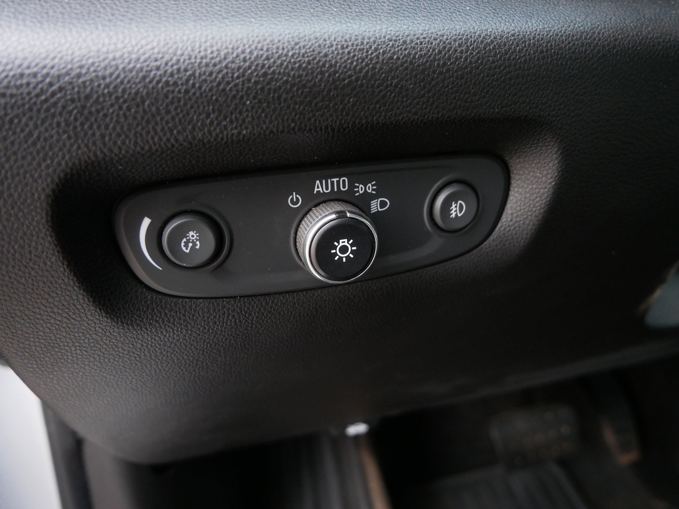 Used 2019 Chevrolet Traverse Premier AWD/4WD image 28