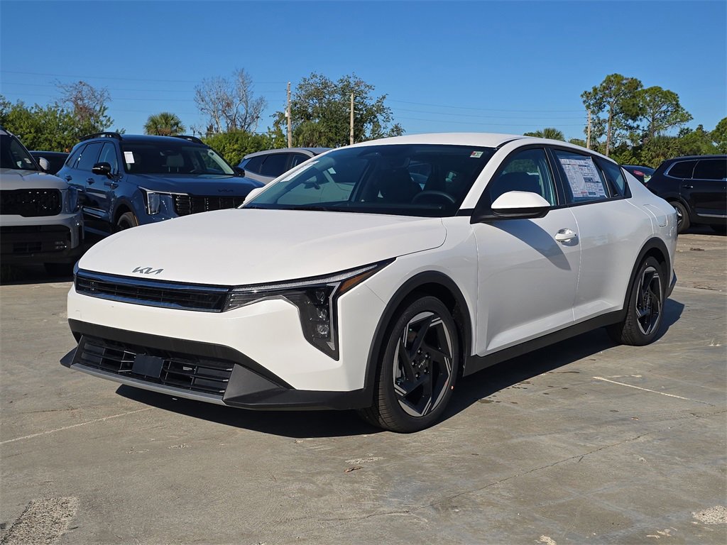New 2025 Kia K4 EX image 4