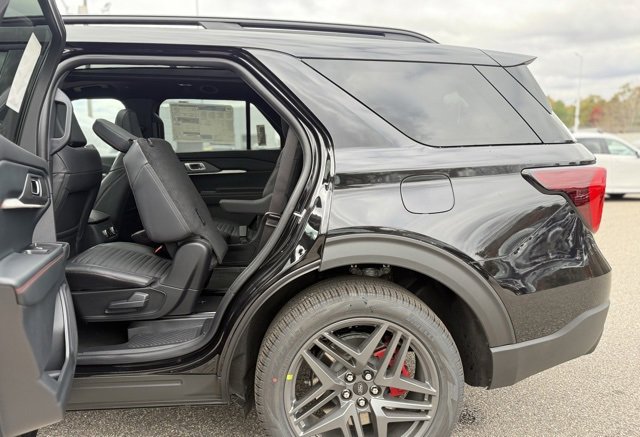 New 2026 Ford Explorer ST-Line image 29