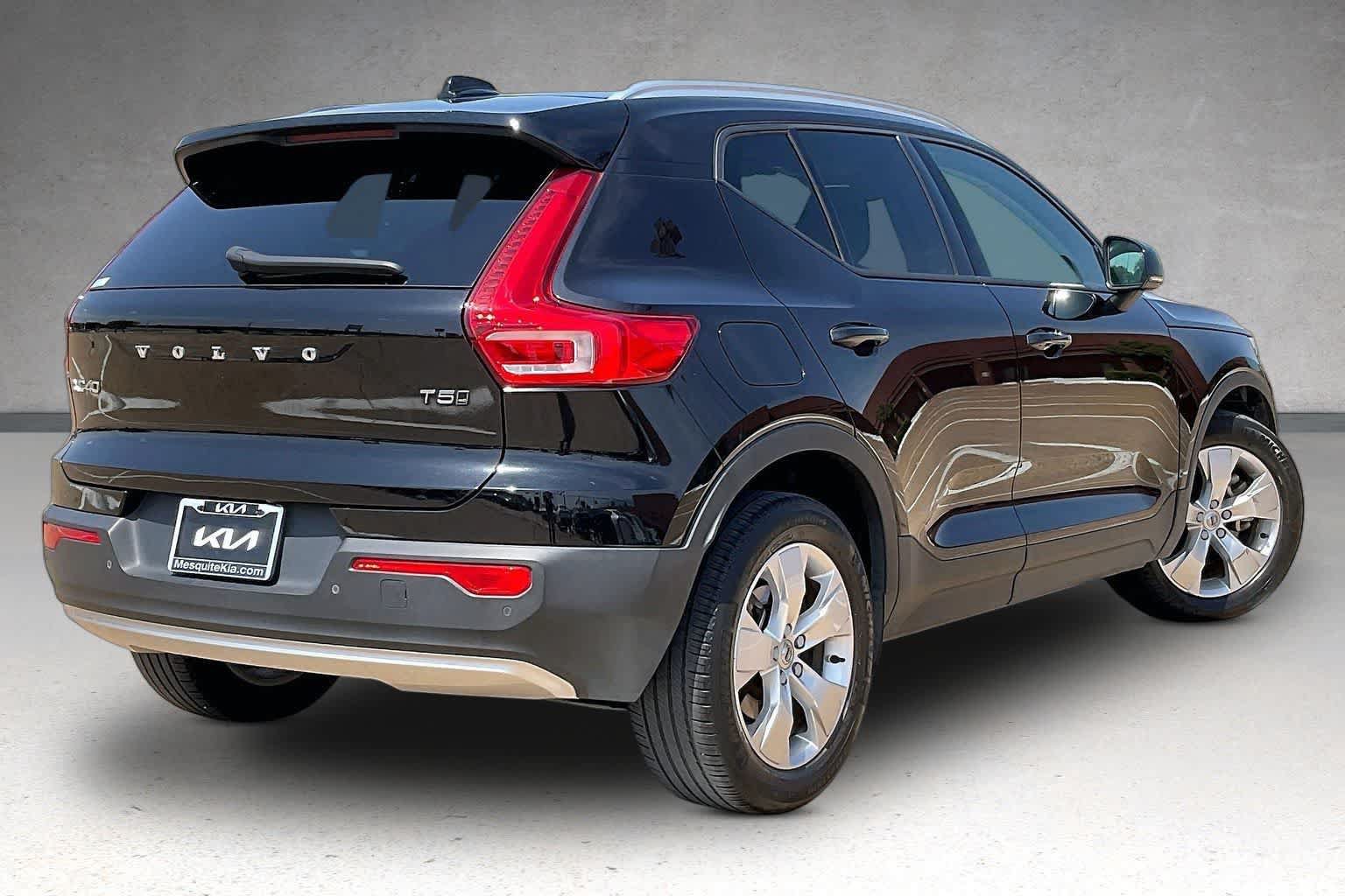 Used 2021 Volvo XC40 T5 Momentum w/ Climate Package AWD/4WD image 21