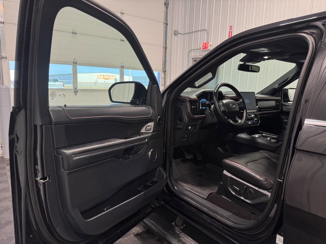 Used 2022 Ford Expedition Max Limited AWD/4WD image 9