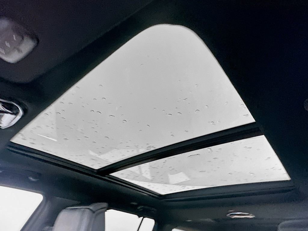 New 2026 Jeep Grand Wagoneer Summit image 13