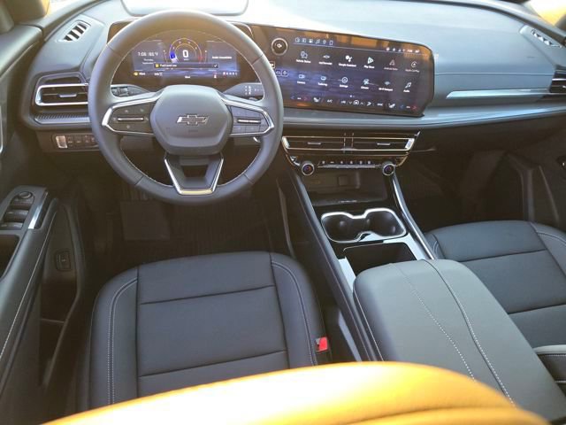 New 2026 Chevrolet Traverse LT w/ Midnight/Sport Edition image 3