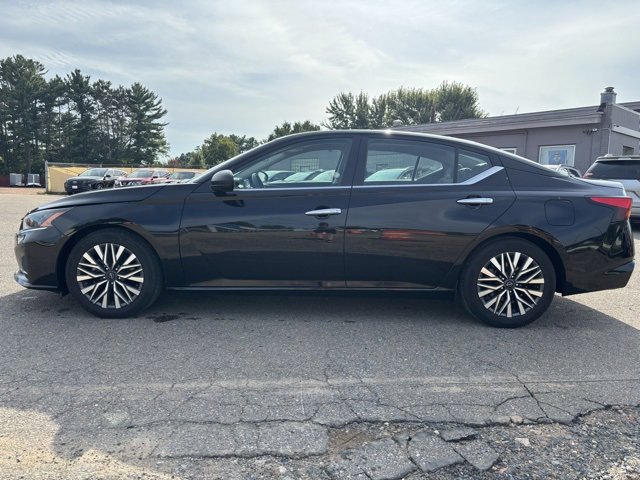 Used 2024 Nissan Altima 2.5 SV image 4