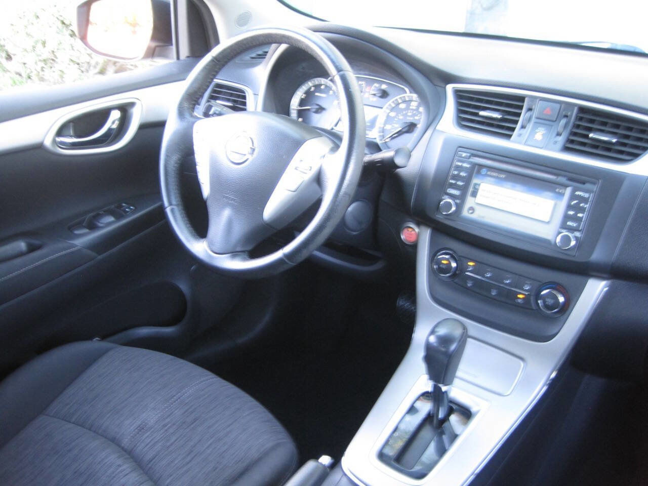 Used 2015 Nissan Sentra SV w/ Navigation Package image 25