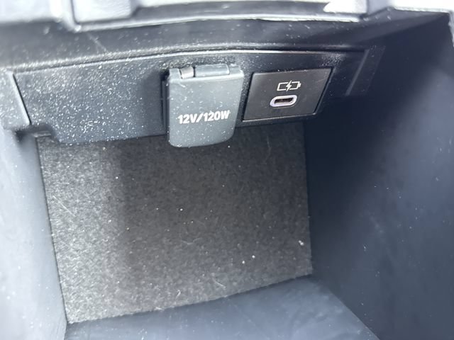 Used 2025 Toyota Corolla LE FWD image 22