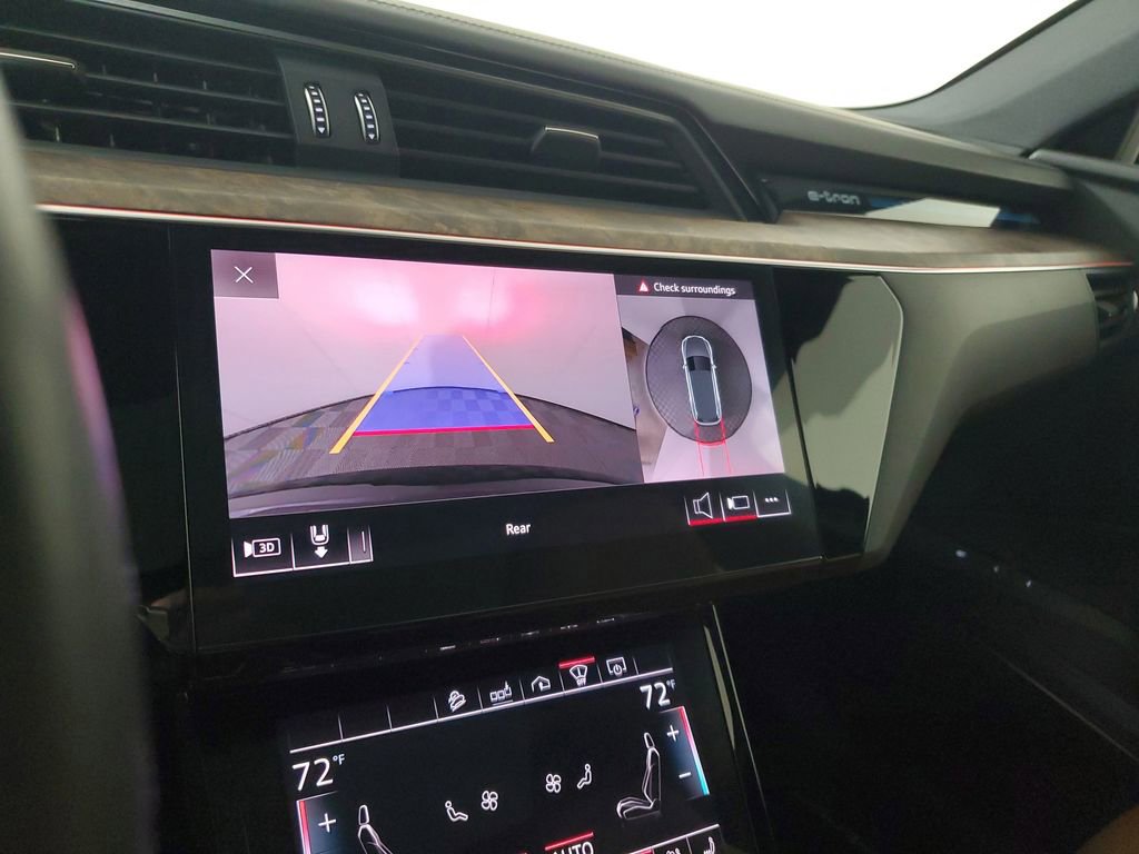 Used 2019 Audi e-tron Prestige w/ Prestige Package image 27