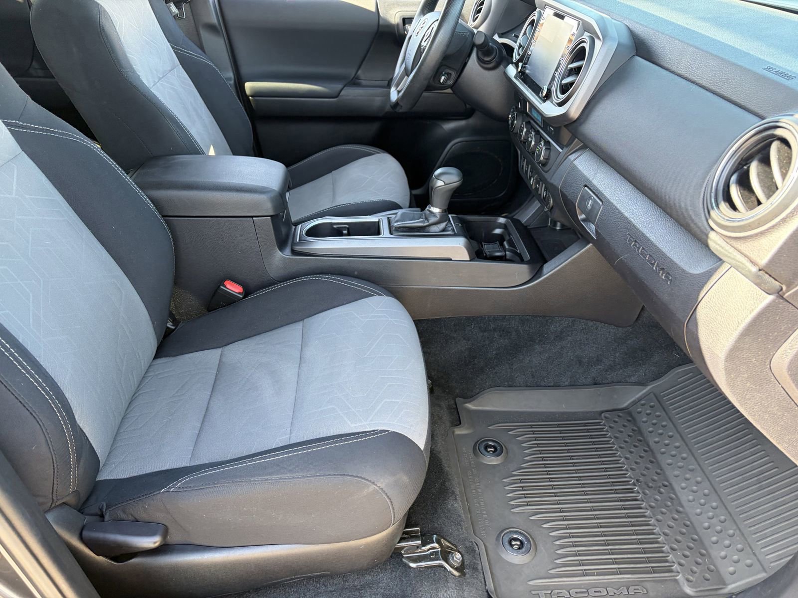 Used 2021 Toyota Tacoma TRD Off-Road w/ Technology Package AWD/4WD image 12