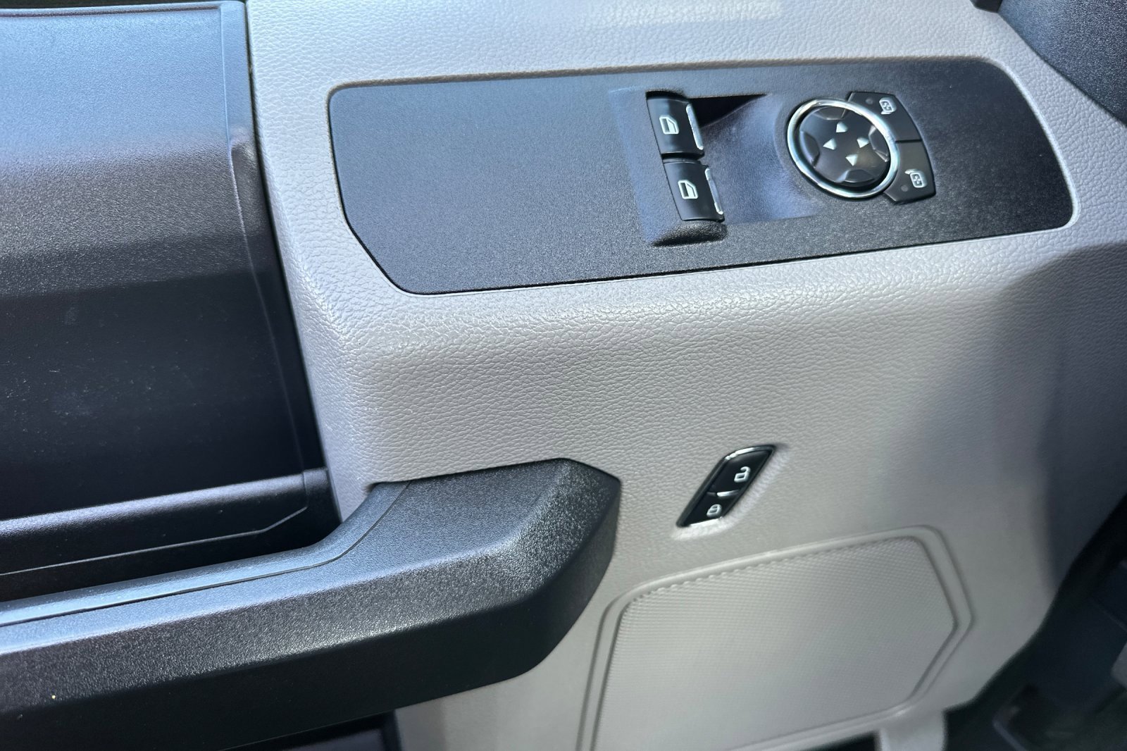 Used 2022 Ford F250 XL w/ Power Equipment Group image 11