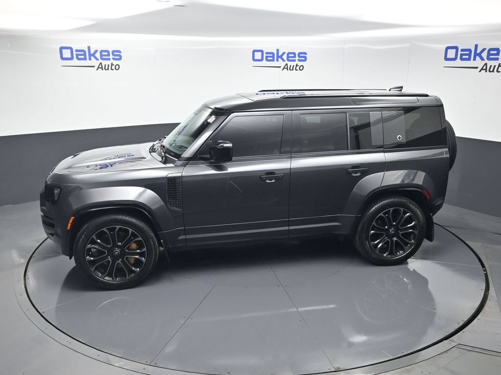 Used 2025 Land Rover Defender 110 AWD/4WD image 50