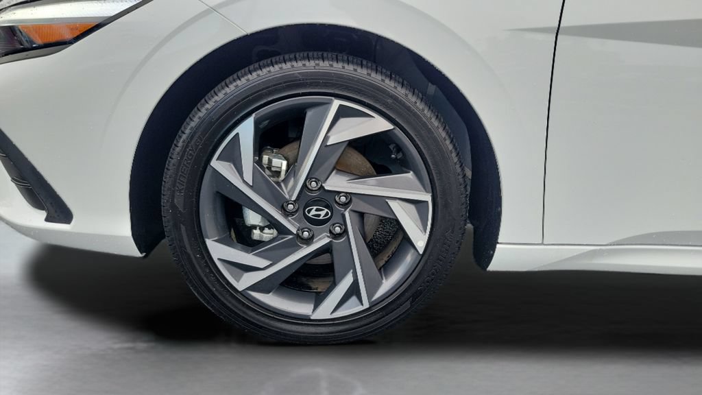 Certified 2025 Hyundai Elantra SEL FWD image 25
