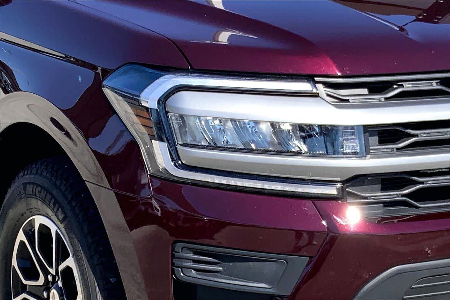 Used 2024 Ford Expedition XLT RWD image 24