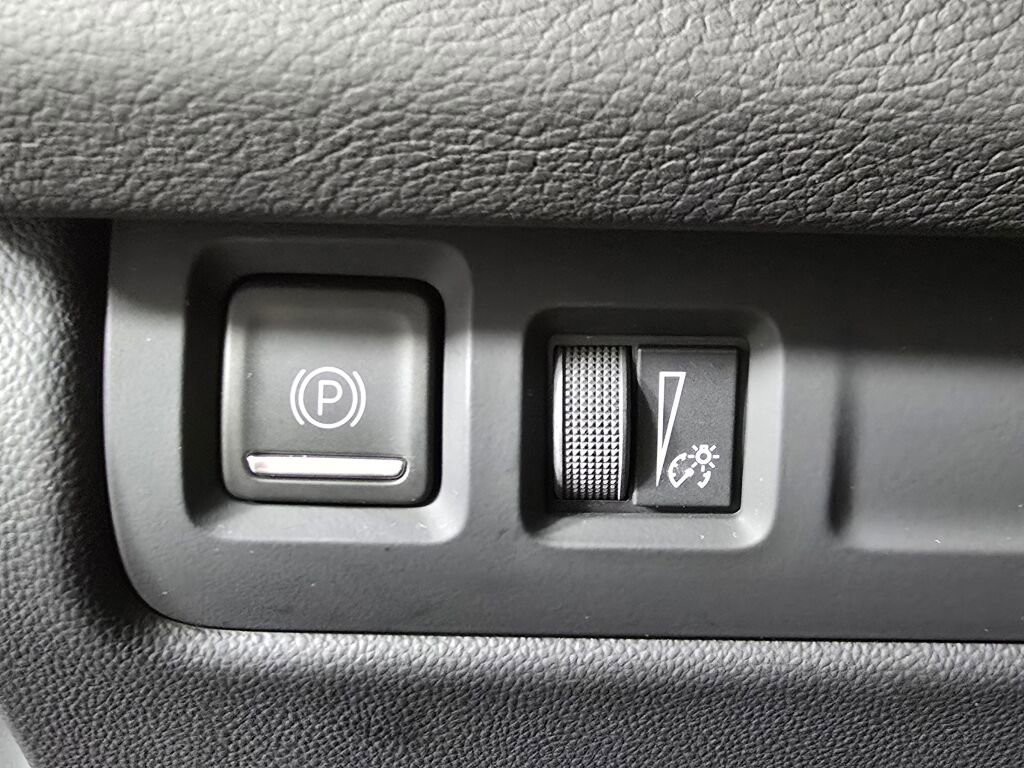 Used 2024 Cadillac XT4 Premium Luxury image 21