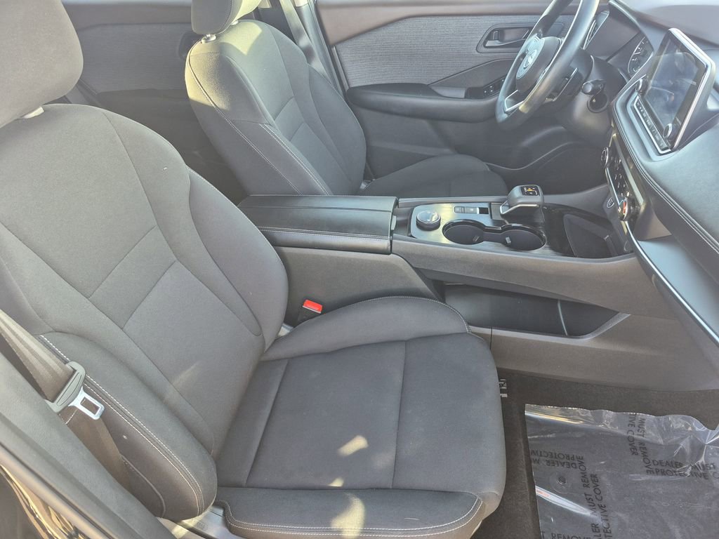Used 2023 Nissan Rogue S image 16