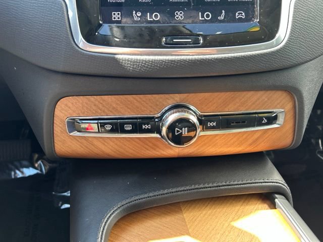 Used 2023 Volvo XC90 B6 Plus AWD/4WD image 27