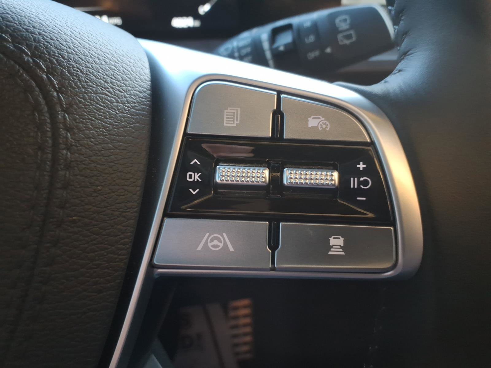 Used 2025 Kia Telluride SX image 24