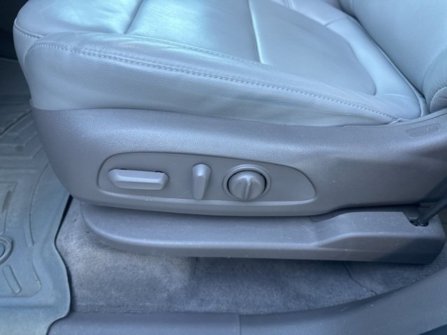 Used 2020 Chevrolet Traverse LT image 16