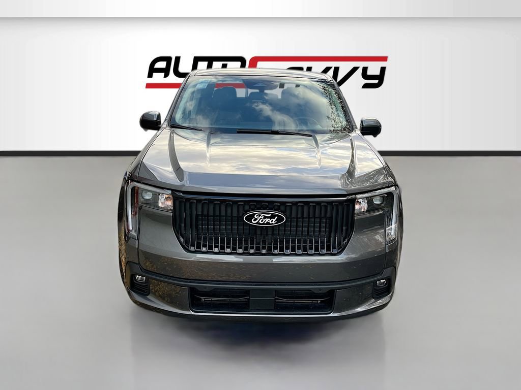 Used 2025 Ford Maverick Lobo image 2