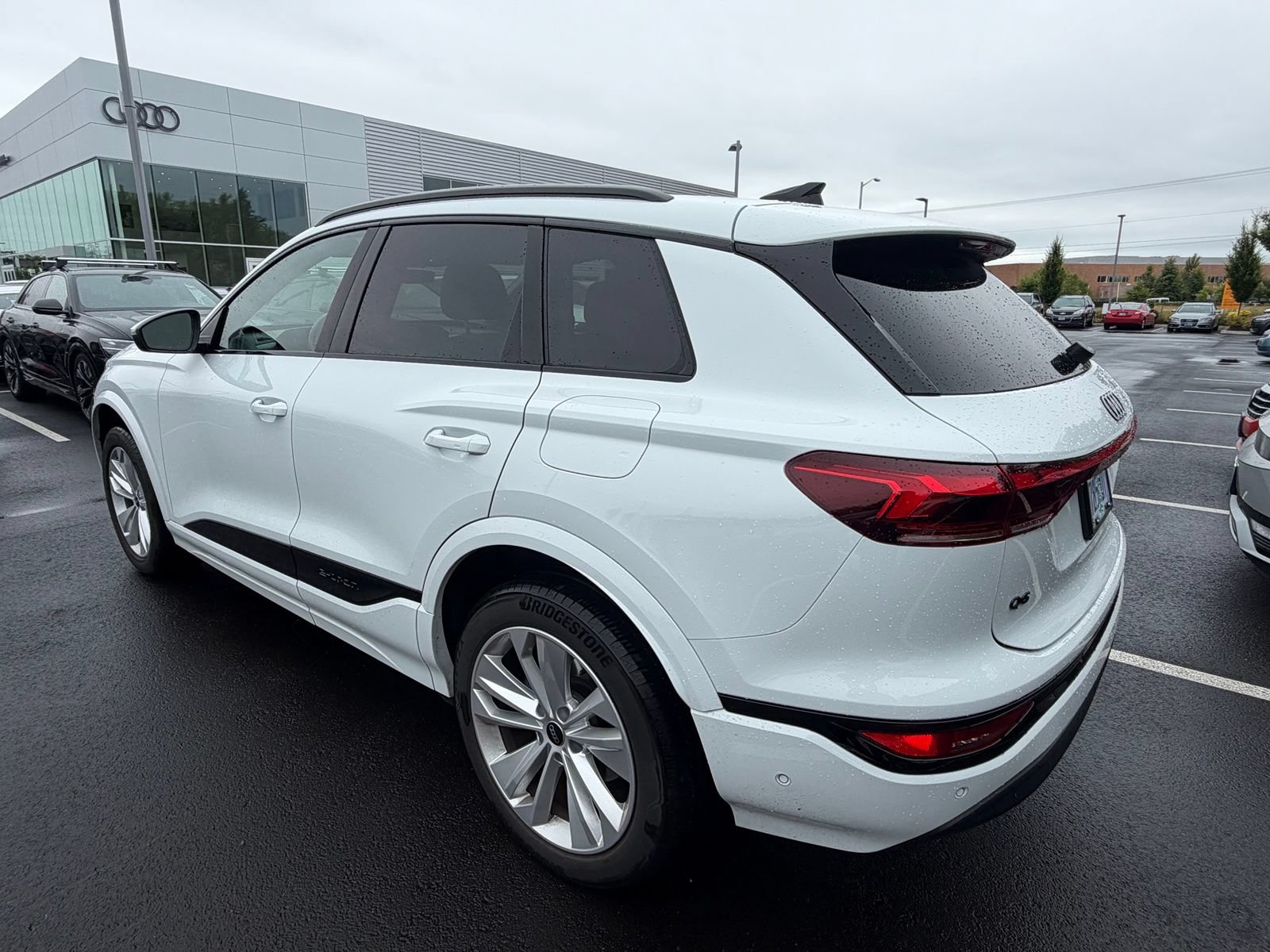 Used 2025 Audi Q6 e-tron Premium RWD image 3