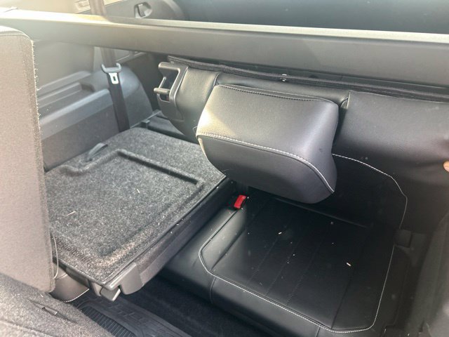 Used 2022 Volkswagen Tiguan SE w/ Panoramic Sunroof Package FWD image 7