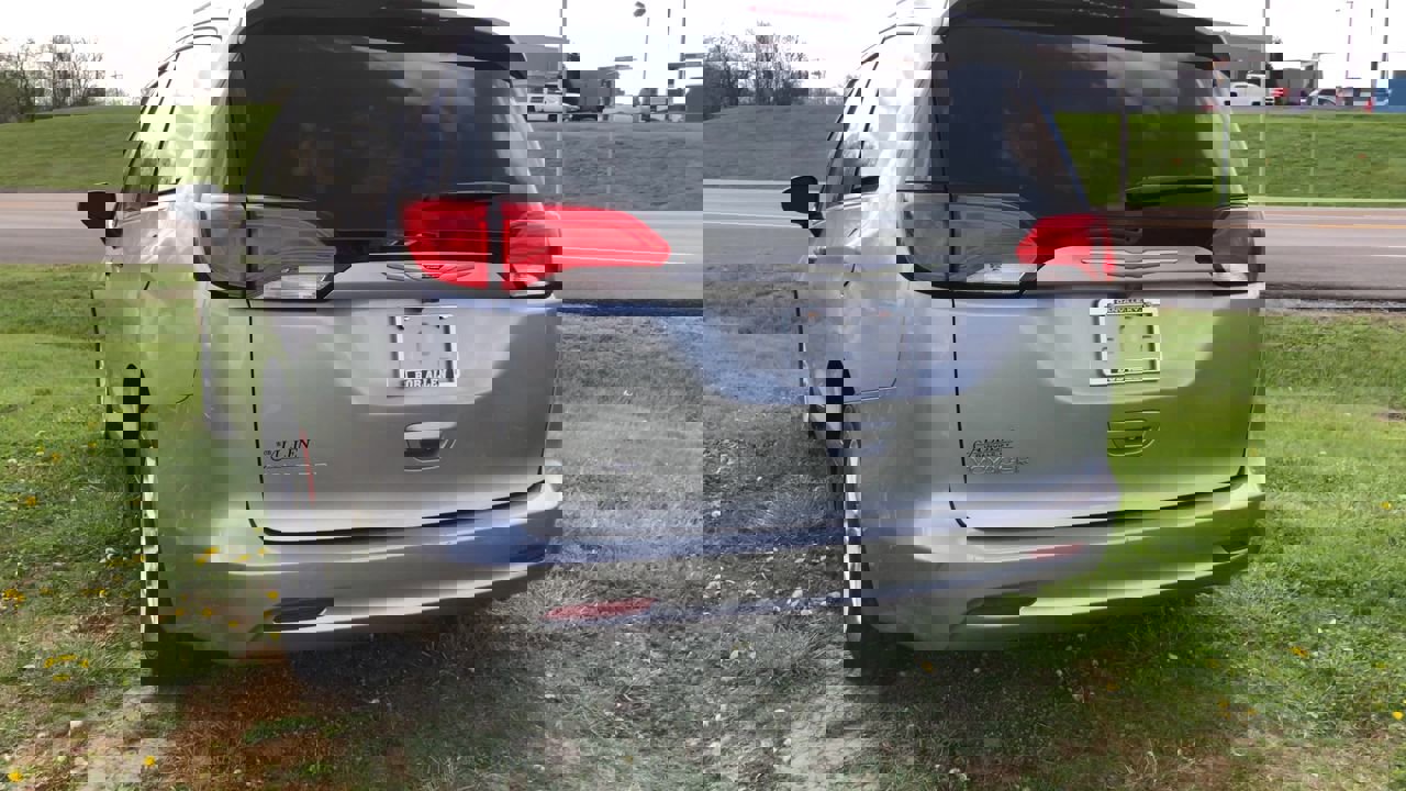 Used 2020 Chrysler Voyager Lxi image 6