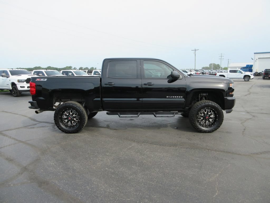 Used 2017 Chevrolet Silverado 1500 LT w/ All Star Edition AWD/4WD image 4