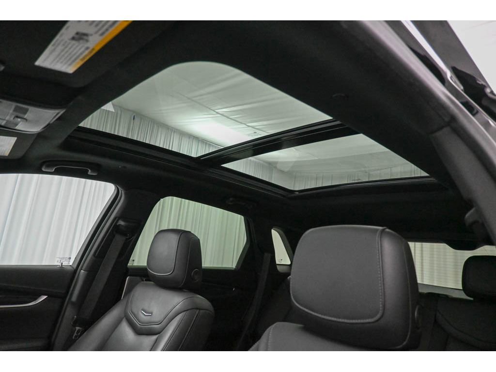 Certified 2022 Cadillac XT5 Premium Luxury image 11