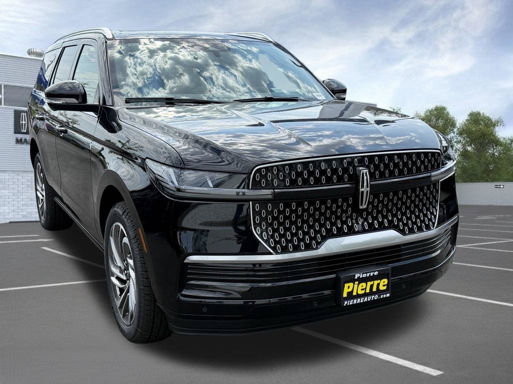 New 2027 Lincoln Navigator Reserve AWD/4WD image 2