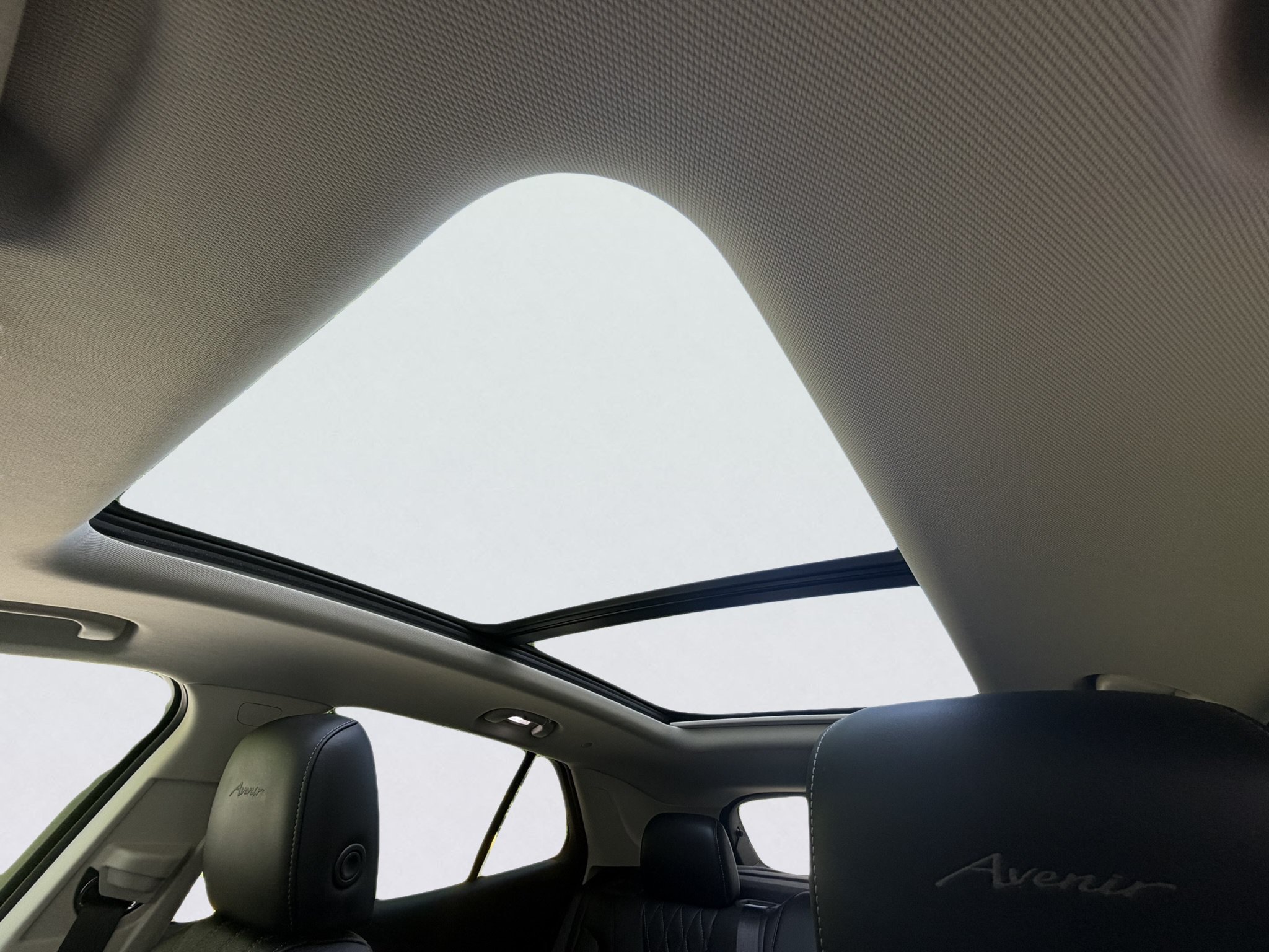 Used 2023 Buick Envision Avenir AWD/4WD image 6