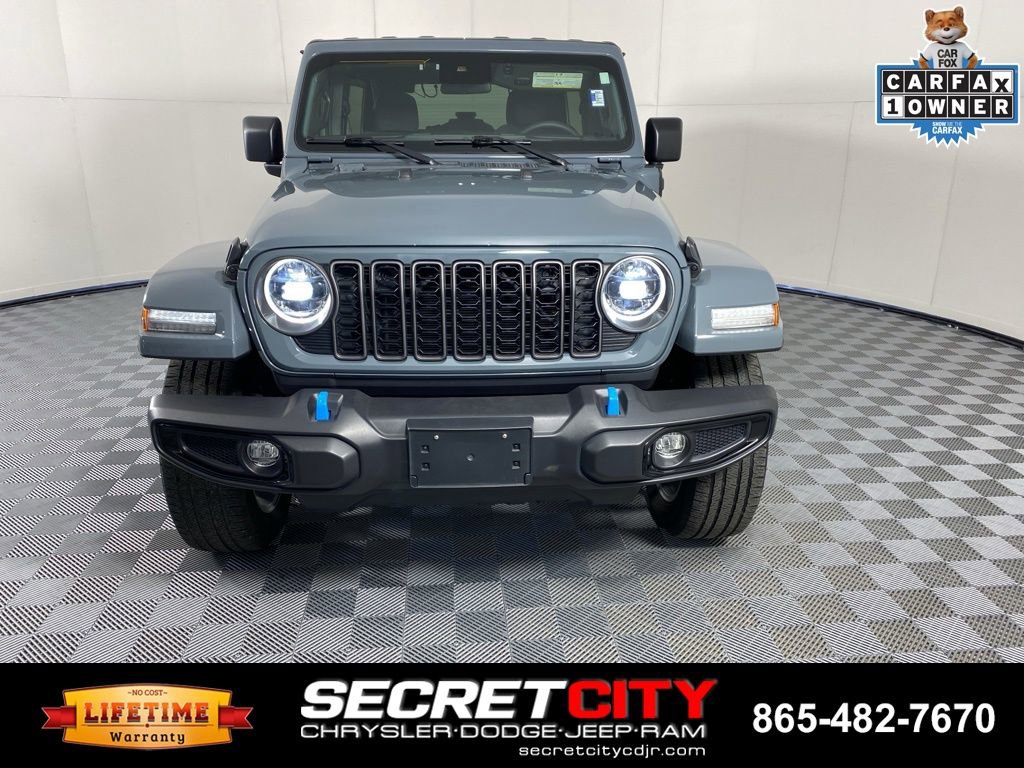 Used 2024 Jeep Wrangler Unlimited w/ Convenience Group AWD/4WD image 2