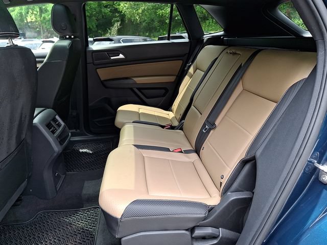 Used 2023 Volkswagen Atlas Cross Sport SEL R-Line AWD/4WD image 12
