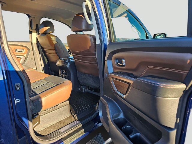 Used 2018 Nissan Titan Platinum Reserve AWD/4WD image 13