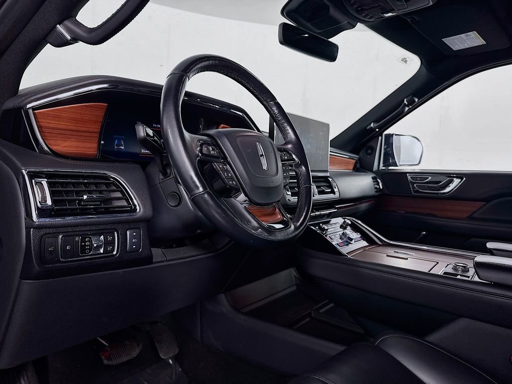 Used 2024 Lincoln Navigator L 4WD image 12
