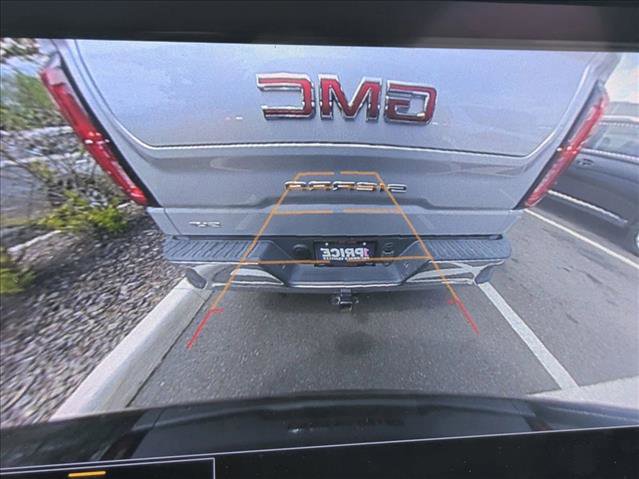 Used 2023 Chevrolet Traverse LT image 12