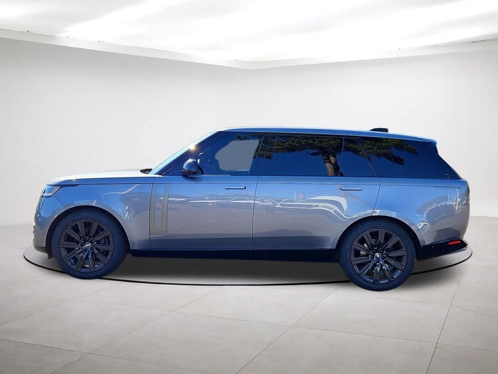 Used 2023 Land Rover Range Rover Long Wheelbase SE image 4