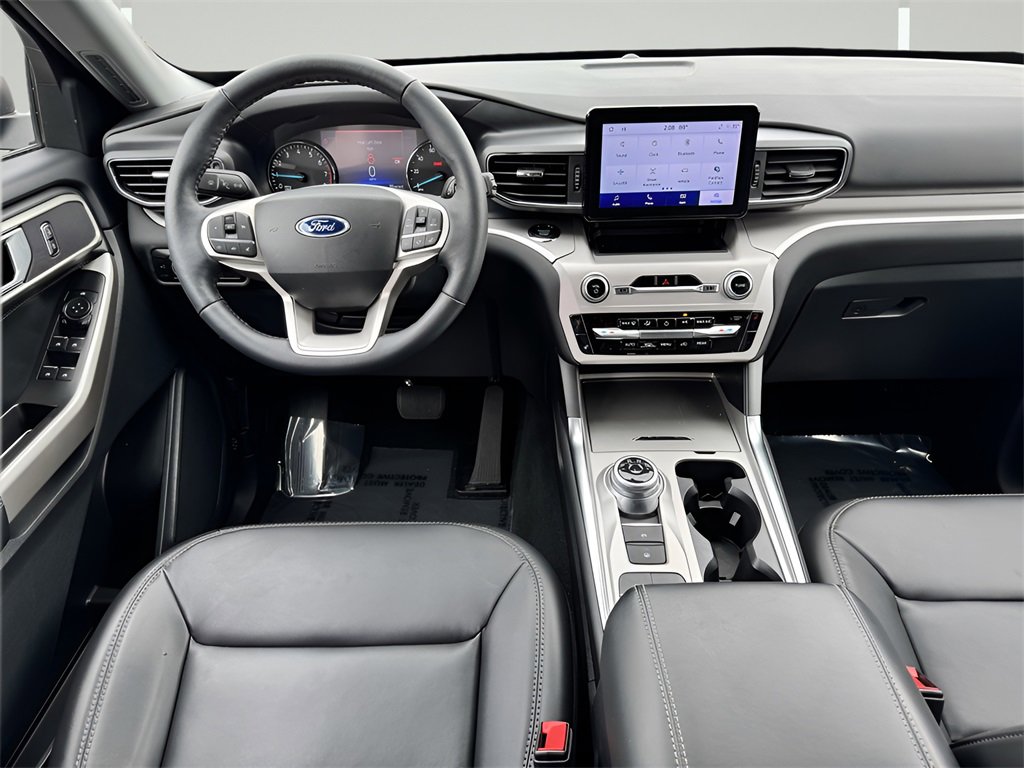 Used 2023 Ford Explorer XLT w/ Equipment Group 202A image 12