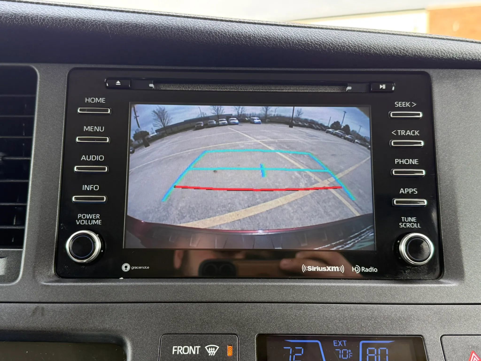 Used 2018 Toyota Sienna SE FWD image 37