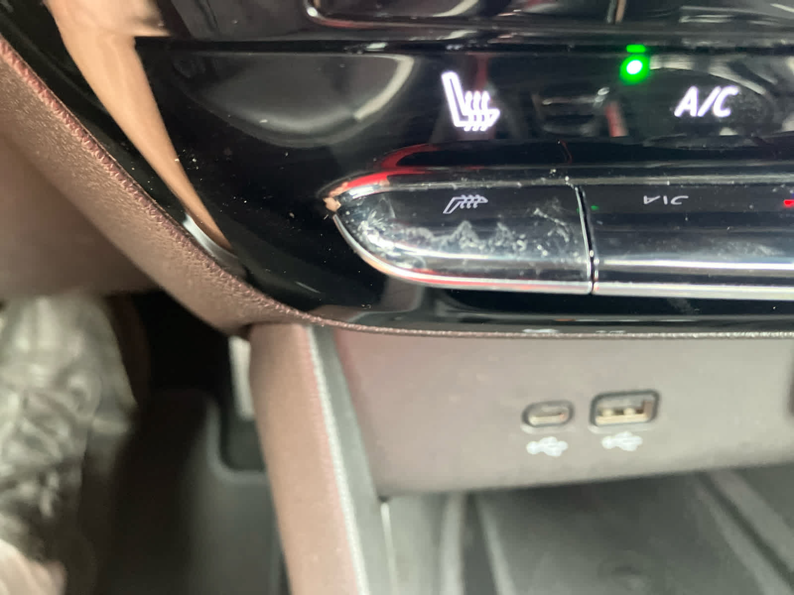 Used 2025 Buick Encore GX Avenir w/ Avenir Technology Package FWD image 25