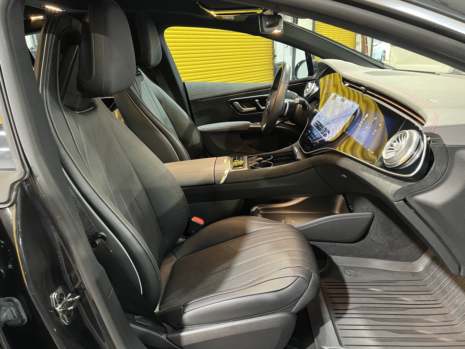 Used 2022 Mercedes-Benz EQS 580 4MATIC Sedan image 17