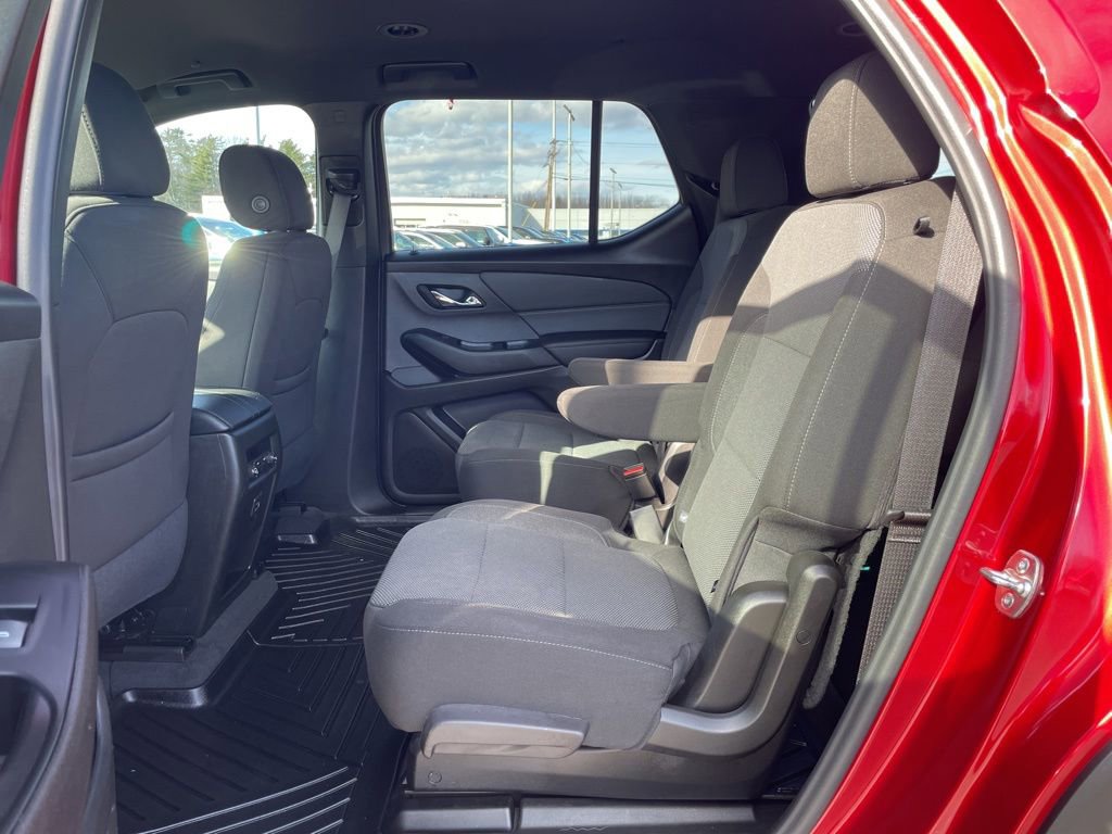 Used 2023 Chevrolet Traverse LT image 32