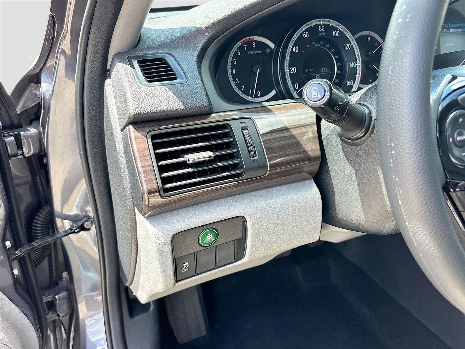 Used 2017 Honda Accord EX image 11