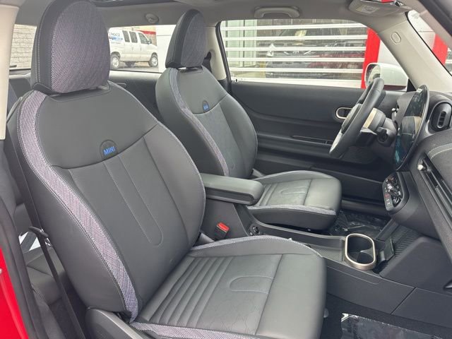 Used 2025 MINI Cooper 2-Door Hardtop image 24