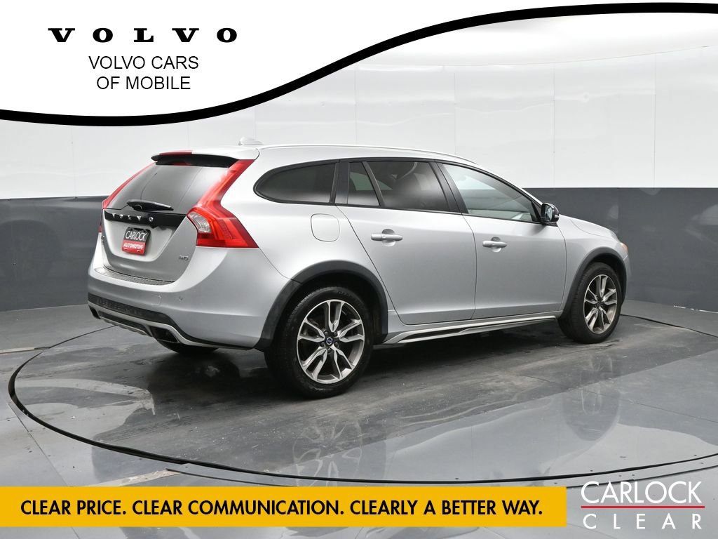 Used 2017 Volvo V60 T5 Cross Country w/ Convenience Package image 3