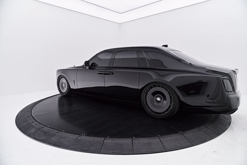 Used 2024 Rolls-Royce Phantom Sedan w/ The Phantom Package RWD image 12