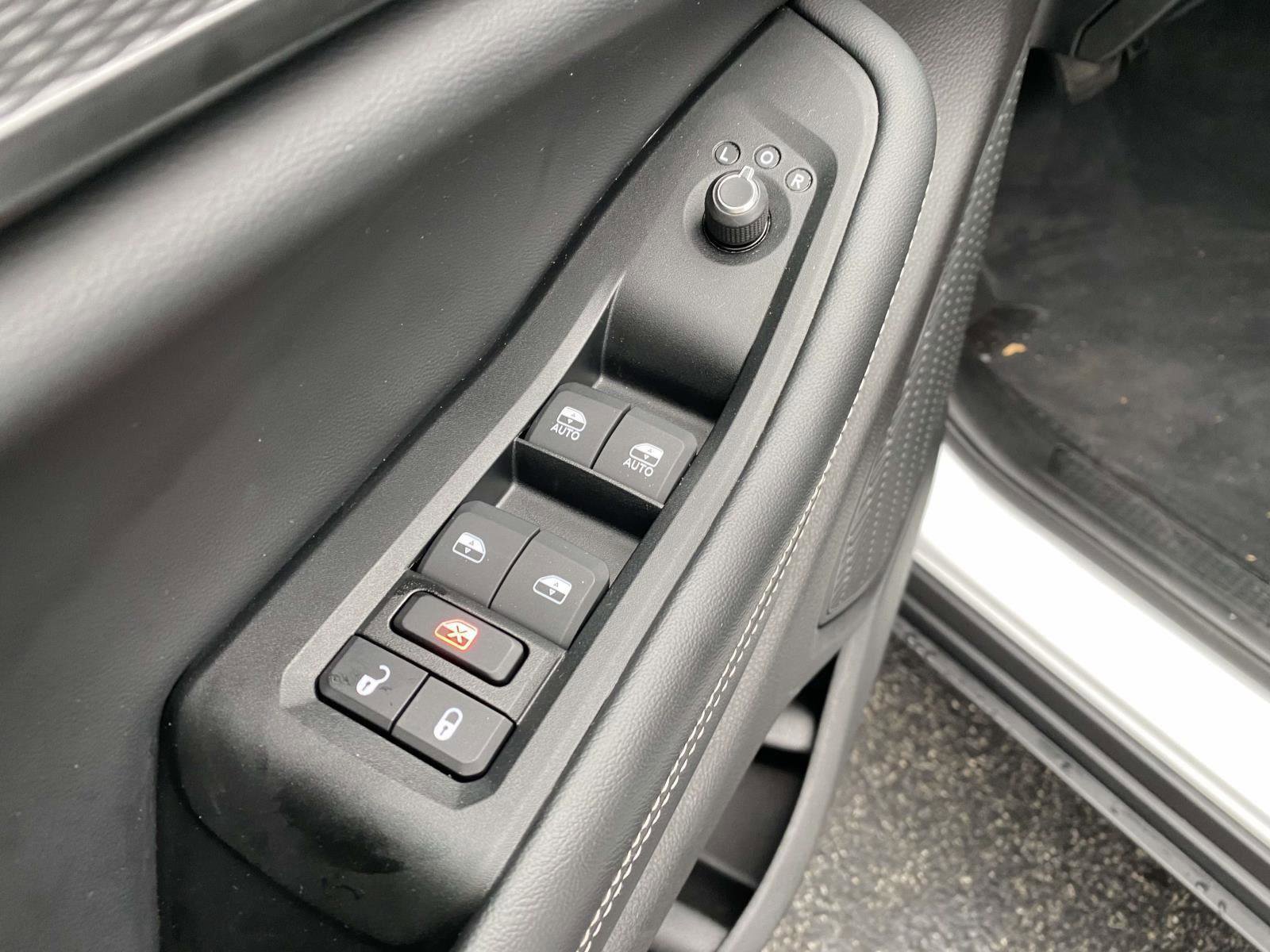 Certified 2024 Jeep Grand Cherokee Laredo image 15