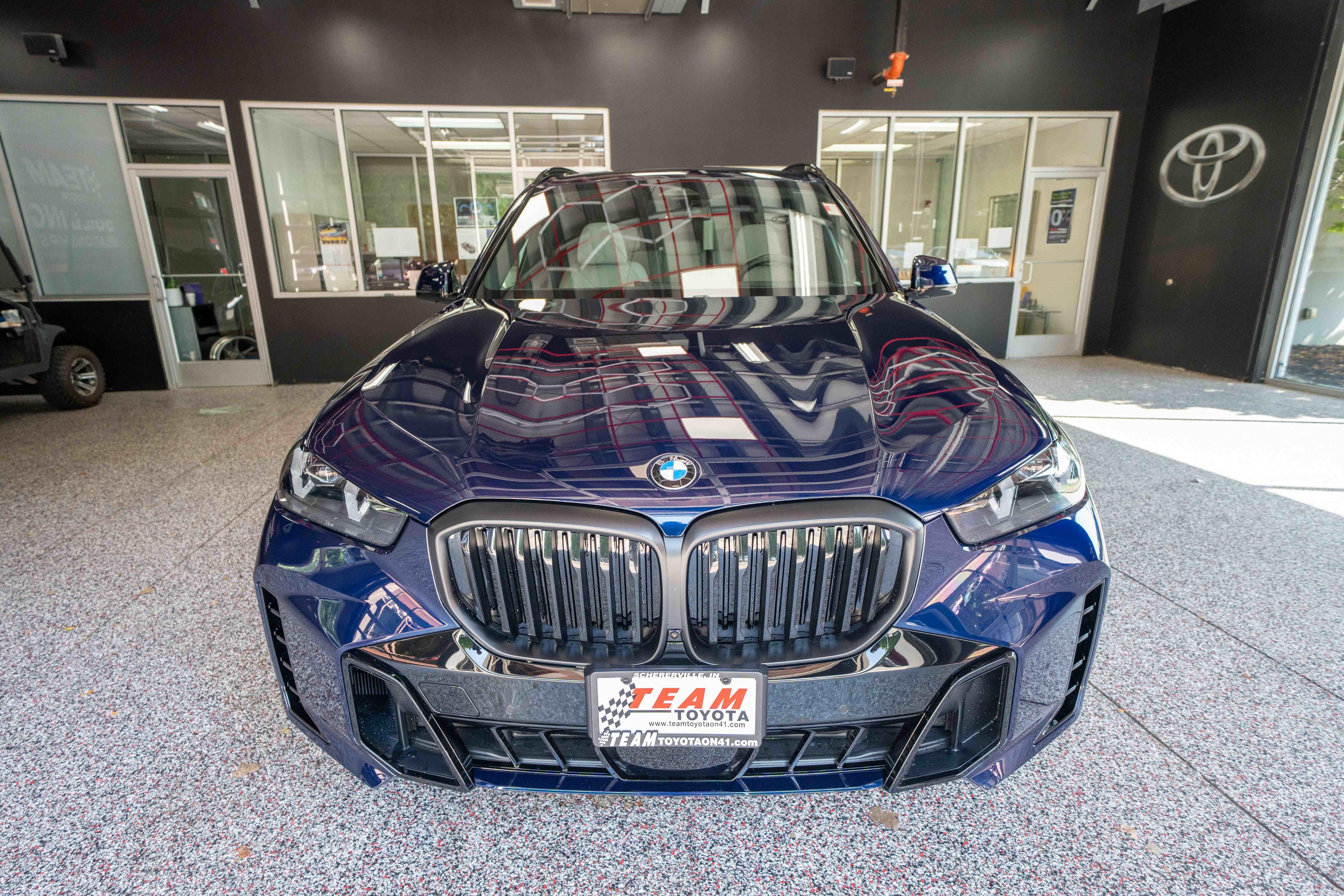 Used 2026 BMW X5 xDrive40i w/ M Sport Package AWD/4WD image 6