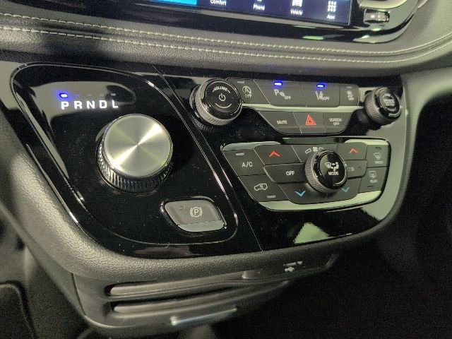 New 2026 Chrysler Pacifica Select FWD image 20